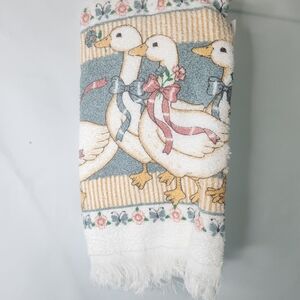 Vintage Gourmet Gallery Ribbon Bow Goose Geese Hand Towel. NWT. 100% Cotton.